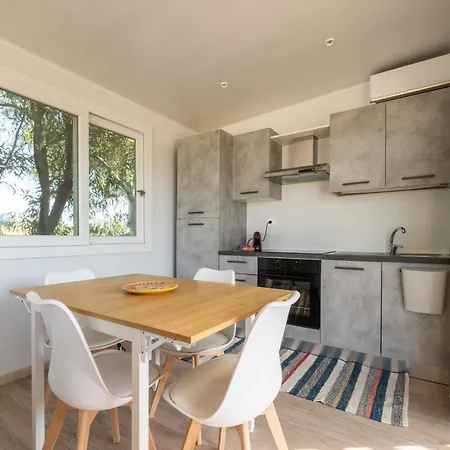 Macondo Agriliving Tiny אתר קמפינג קסטיאדס
