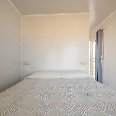 Macondo Agriliving Tiny אתר קמפינג קסטיאדס